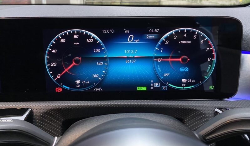 MERCEDES BENZ A250e AMG LINE full