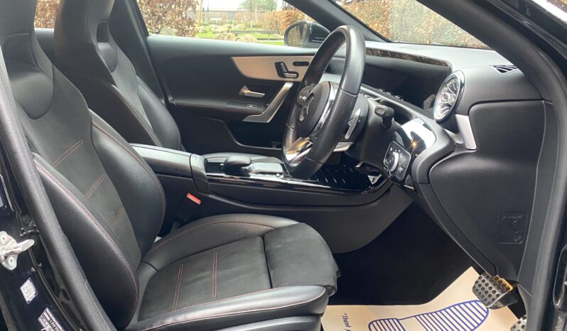 MERCEDES BENZ A180d AMG LINE (PREMIUM PLUS 2) full