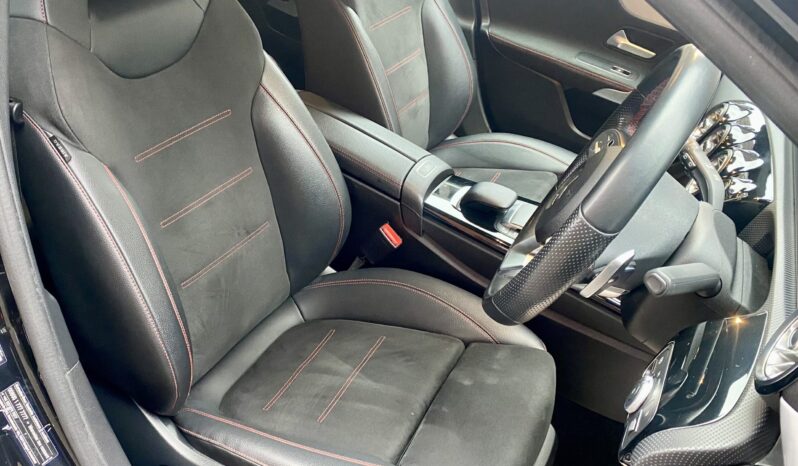 MERCEDES BENZ A180d AMG LINE (PREMIUM PLUS 2) full