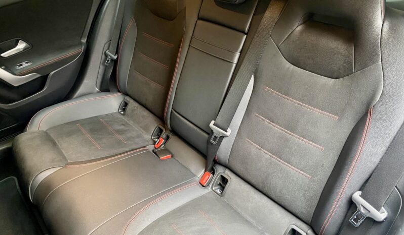 MERCEDES BENZ A180d AMG LINE (PREMIUM PLUS 2) full