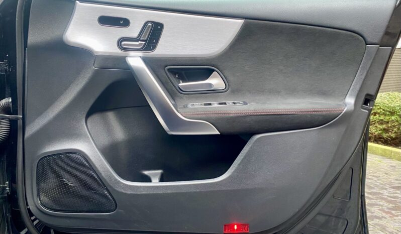 MERCEDES BENZ A180d AMG LINE (PREMIUM PLUS 2) full
