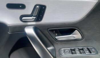 MERCEDES BENZ A180d AMG LINE (PREMIUM PLUS 2) full