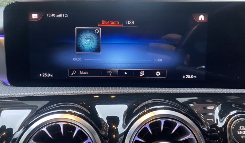 MERCEDES BENZ A180d AMG LINE (PREMIUM PLUS 2) full