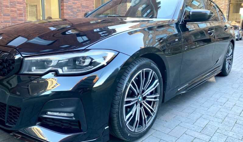 BMW 330d SALOON M SPORT full