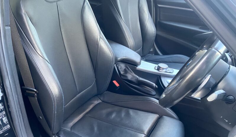 BMW 320i TOURING SHADOW EDITION M SPORT full