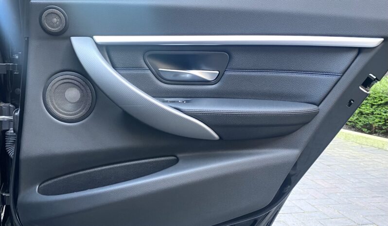 BMW 320i TOURING SHADOW EDITION M SPORT full