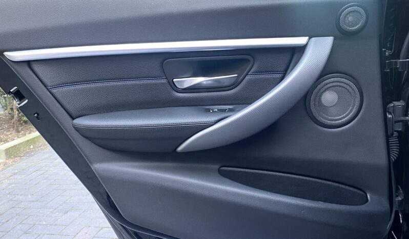 BMW 320i TOURING SHADOW EDITION M SPORT full