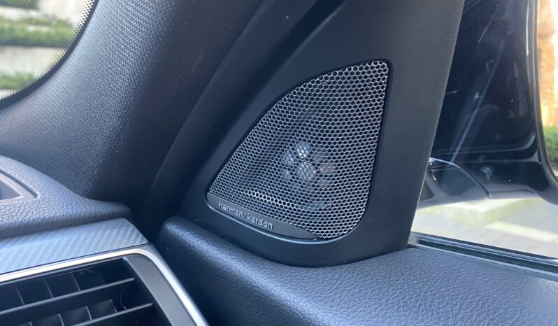 BMW 320i TOURING SHADOW EDITION M SPORT full