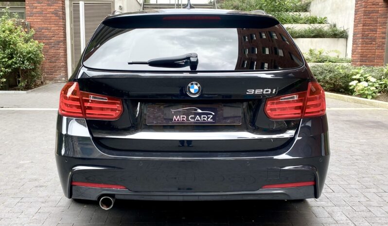 BMW 320i TOURING M SPORT full