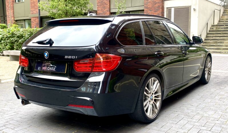 BMW 320i TOURING M SPORT full