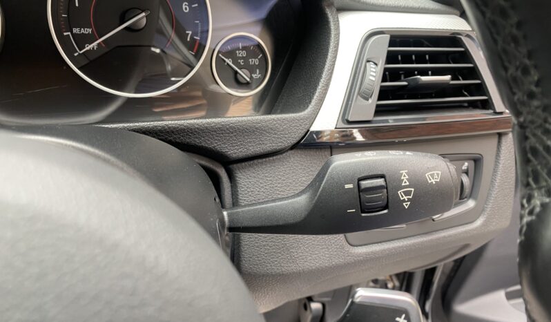 BMW 320i TOURING M SPORT full