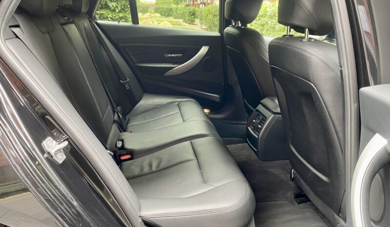 BMW 320i TOURING M SPORT full