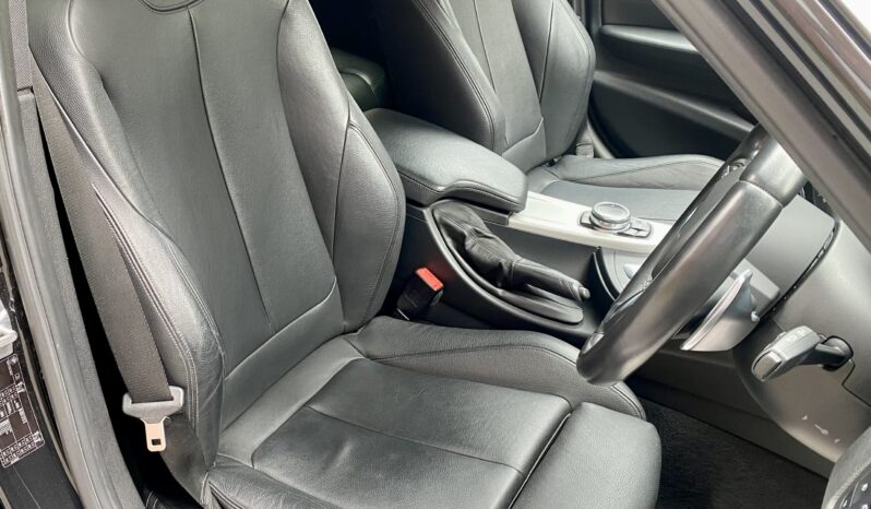 BMW 320i TOURING M SPORT full