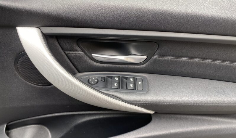 BMW 320i TOURING M SPORT full