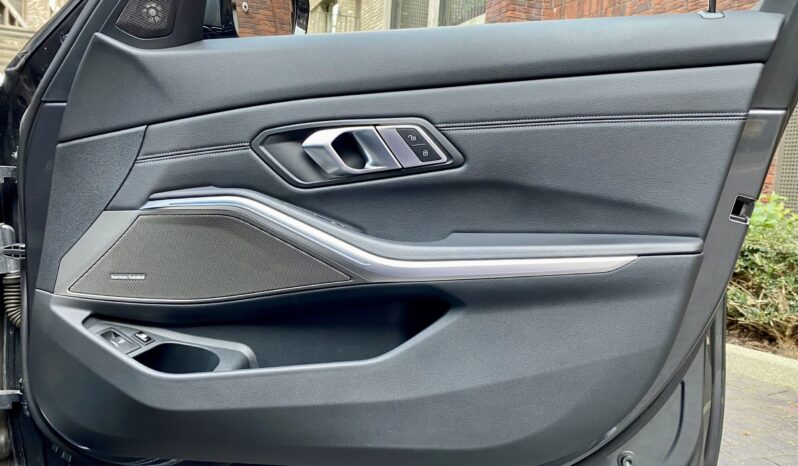BMW 330E TOURING M SPORT HIGH GLOSS SHADOW LINE full