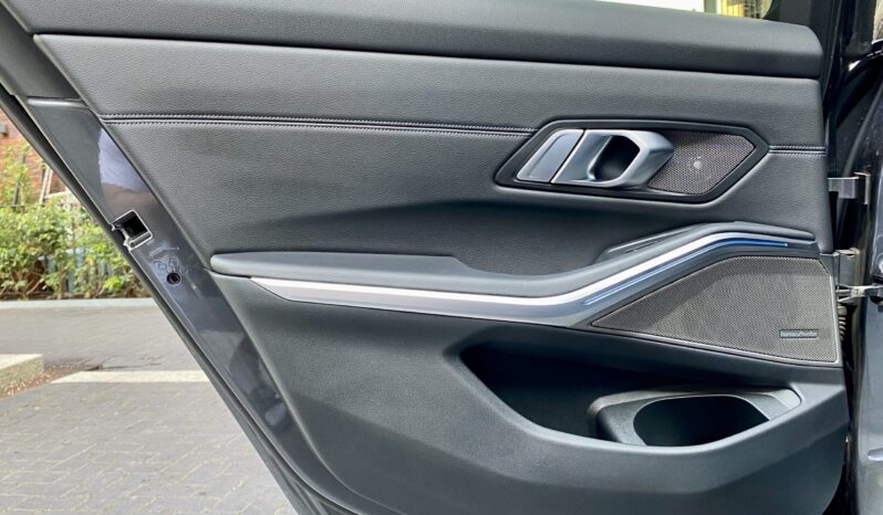 BMW 330E TOURING M SPORT HIGH GLOSS SHADOW LINE full