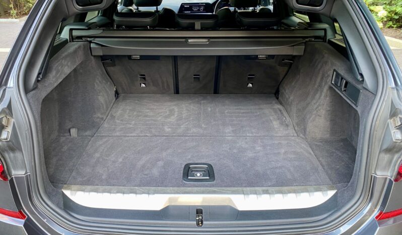 BMW 330E TOURING M SPORT HIGH GLOSS SHADOW LINE full