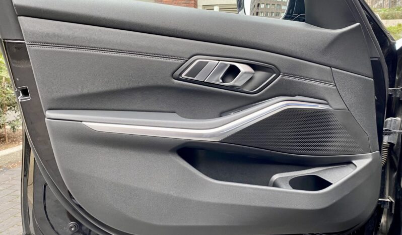 BMW 330E TOURING M SPORT full
