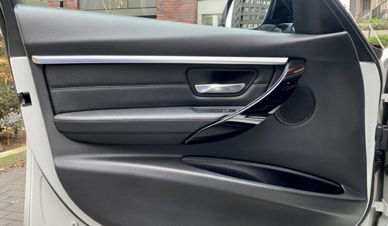 BMW 335d SALOON M SPORT full