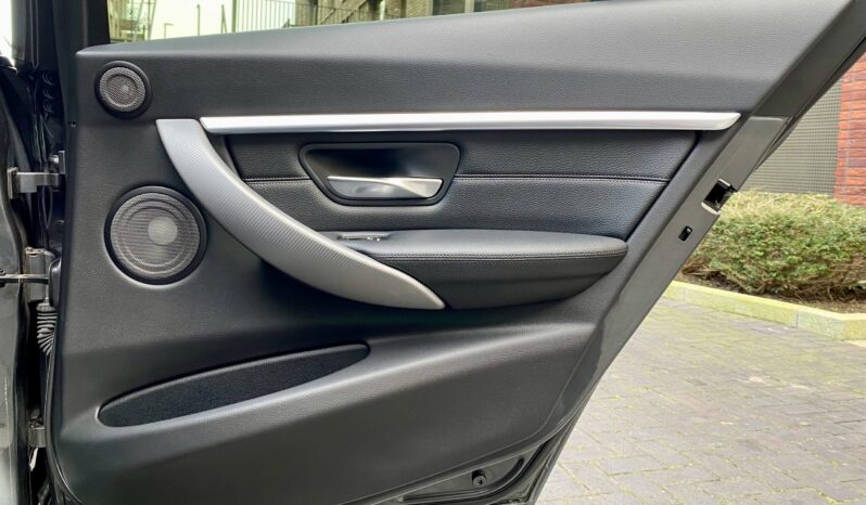 BMW 330d TOURING M SPORT SHADOW EDITION full
