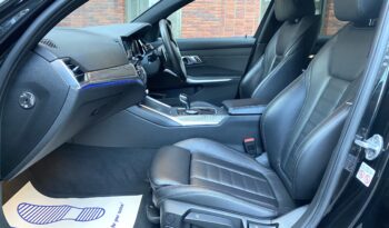 BMW 330d SALOON M SPORT full