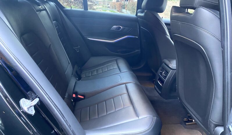 BMW 330d SALOON M SPORT full