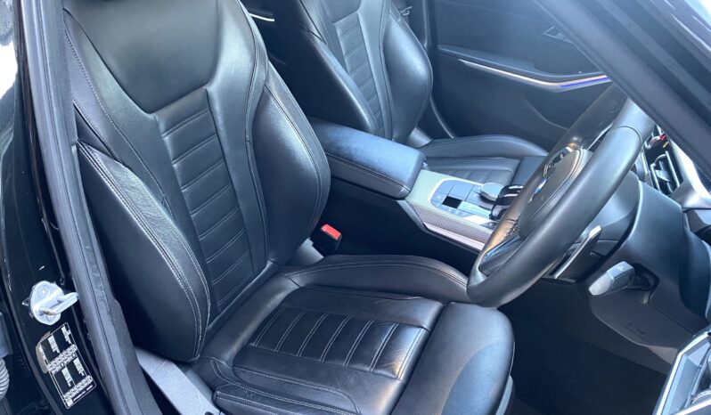 BMW 330d SALOON M SPORT full