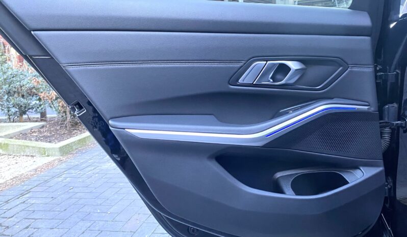 BMW 330d SALOON M SPORT full