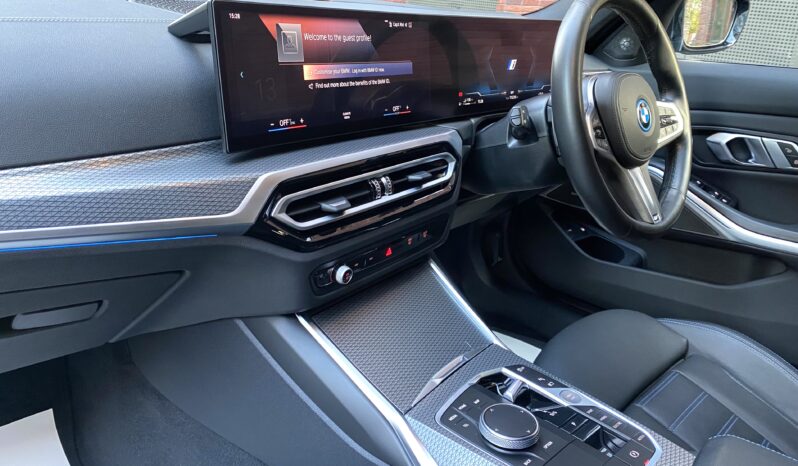 BMW 330E X DRIVE TOURING M SPORT full