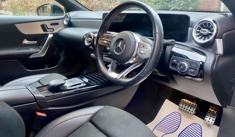 MERCEDES BENZ A180d AMG LINE (PREMIUM PLUS 2) full