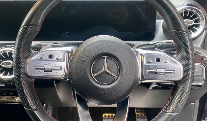 MERCEDES BENZ A180d AMG LINE (PREMIUM PLUS 2) full