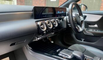 MERCEDES BENZ A180d AMG LINE (PREMIUM PLUS 2) full