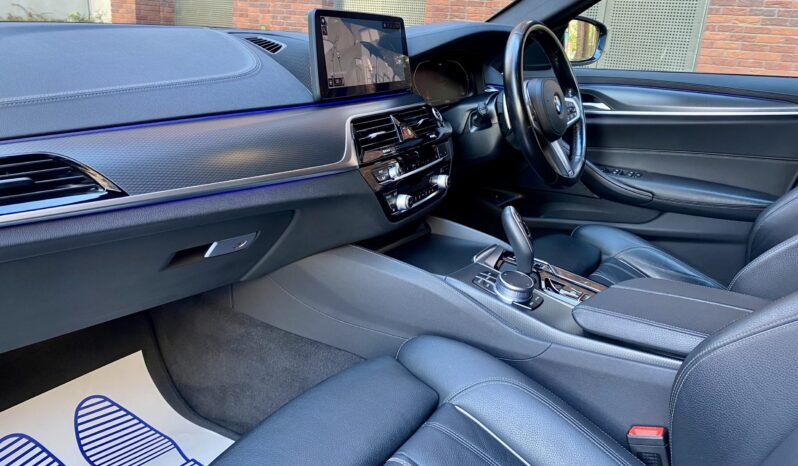 BMW 520d TOURING M SPORT full