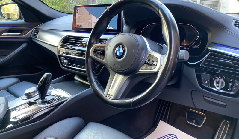 BMW 520d TOURING M SPORT full