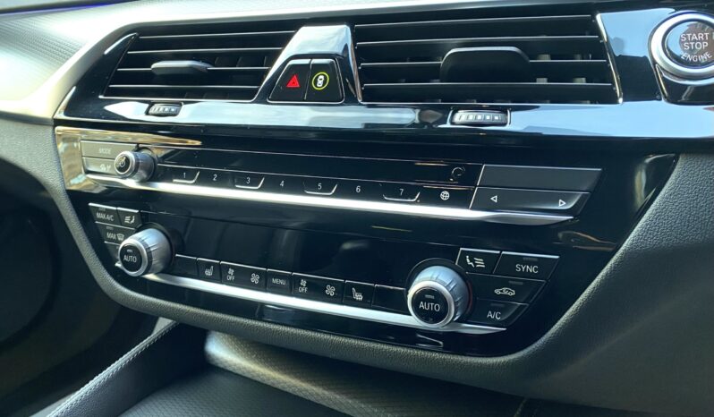 BMW 520d TOURING M SPORT full